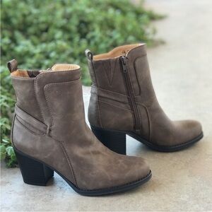 Naturalizer Tiffany Taupe Brown Block Heel Ankle Booties Leather 6M